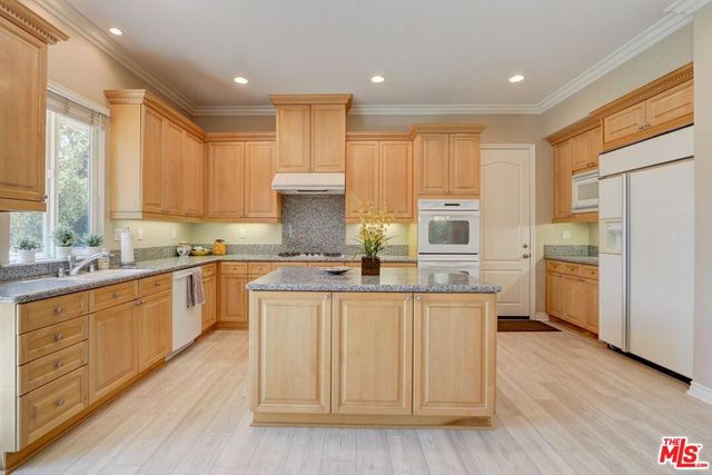 23863 Erin Place, West Hills, CA 91304