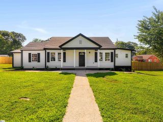 5 Spruce Street, Greenville, SC 29611