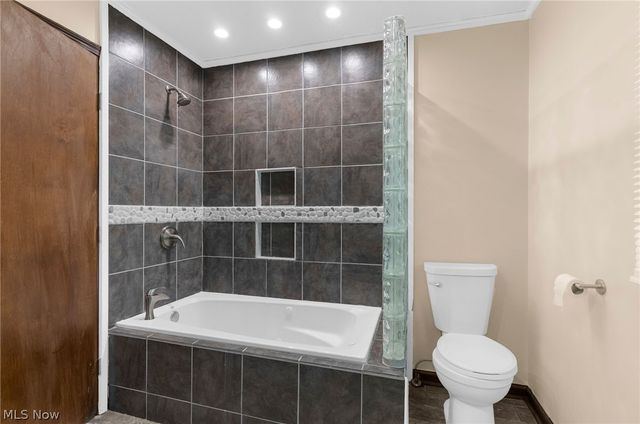 511 Stoneybrook Lane, Canfield, OH 44406