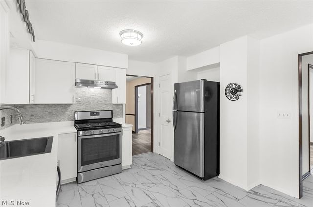 511 Stoneybrook Lane, Canfield, OH 44406