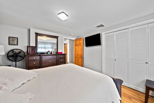 113 Colonel Hunt Dr, Abington, MA 02351