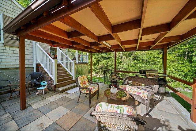 113 Colonel Hunt Dr, Abington, MA 02351