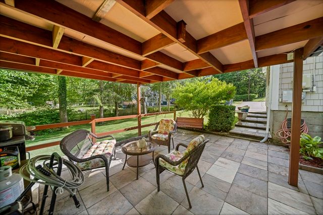 113 Colonel Hunt Dr, Abington, MA 02351