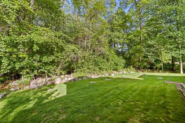 113 Colonel Hunt Dr, Abington, MA 02351
