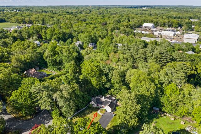 113 Colonel Hunt Dr, Abington, MA 02351