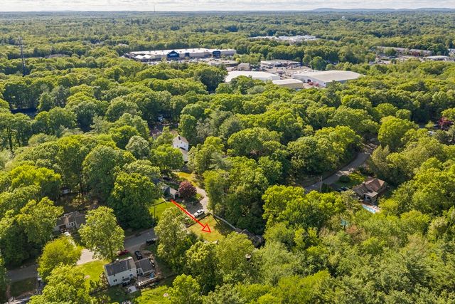 113 Colonel Hunt Dr, Abington, MA 02351