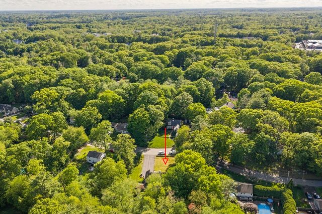 113 Colonel Hunt Dr, Abington, MA 02351