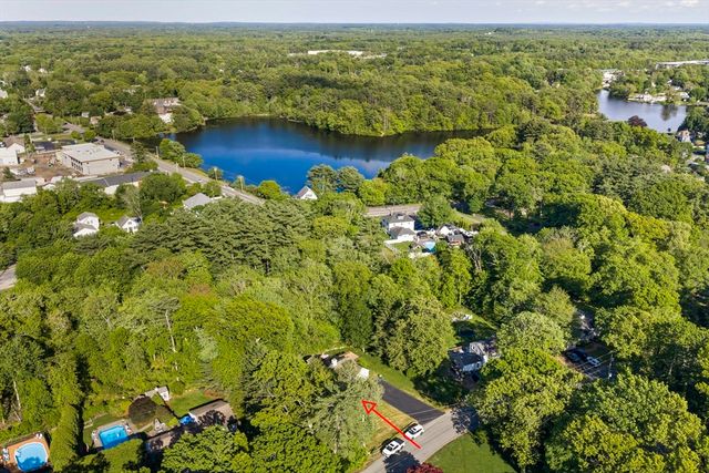 113 Colonel Hunt Dr, Abington, MA 02351
