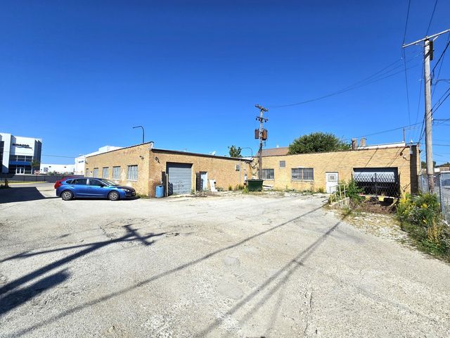 1411 S Laramie Avenue, Cicero, IL 60804