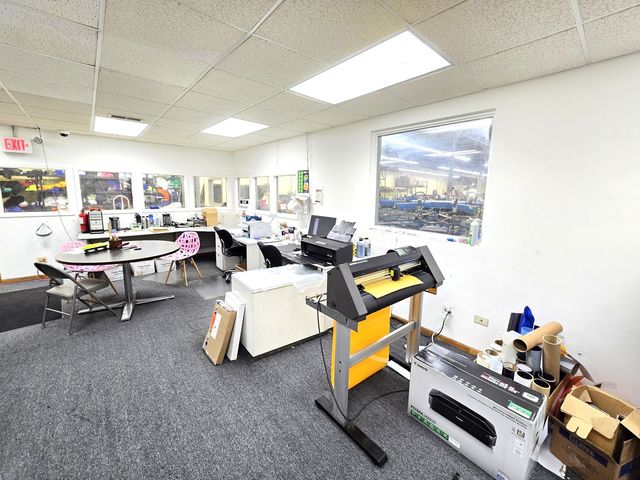 1411 S Laramie Avenue, Cicero, IL 60804