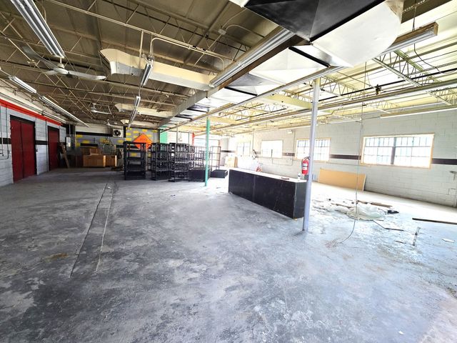 1411 S Laramie Avenue, Cicero, IL 60804