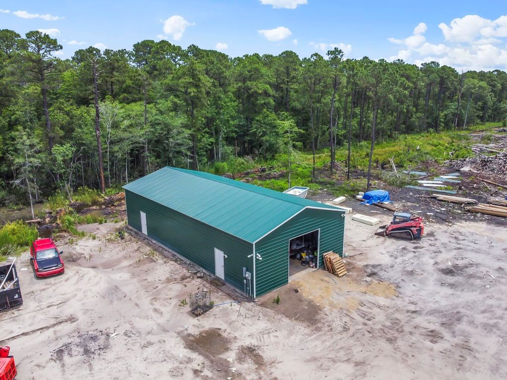 2905 Hugo Rd., Conway, SC 29527