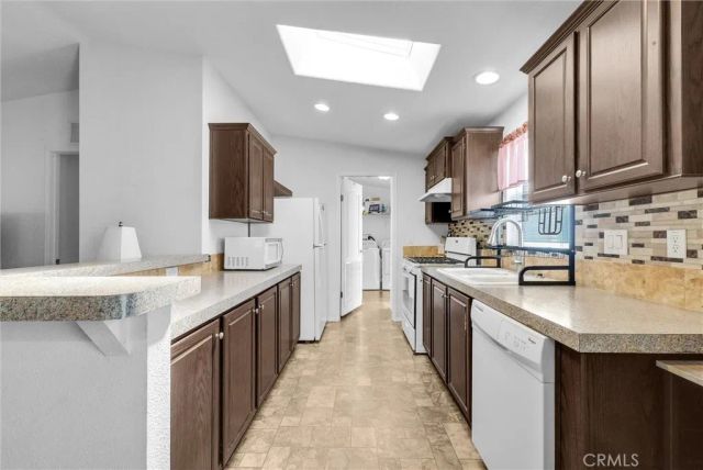 1081 W Arrow Hwy 86, Azusa, CA 91702