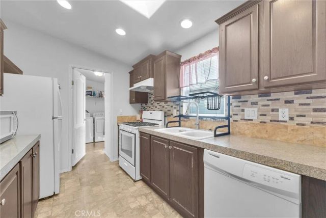 1081 W Arrow Hwy 86, Azusa, CA 91702