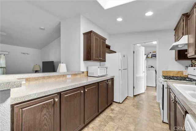 1081 W Arrow Hwy 86, Azusa, CA 91702
