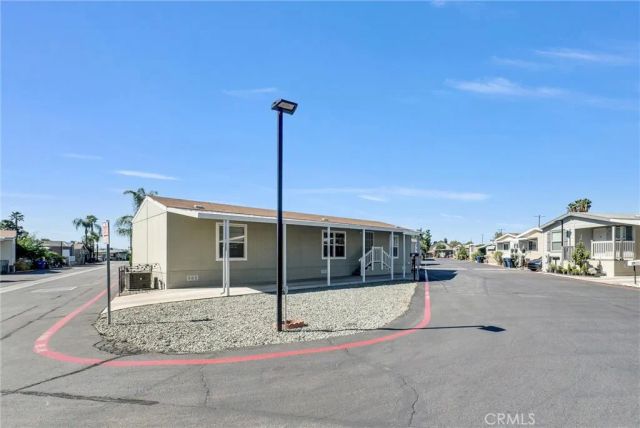 1081 W Arrow Hwy 86, Azusa, CA 91702