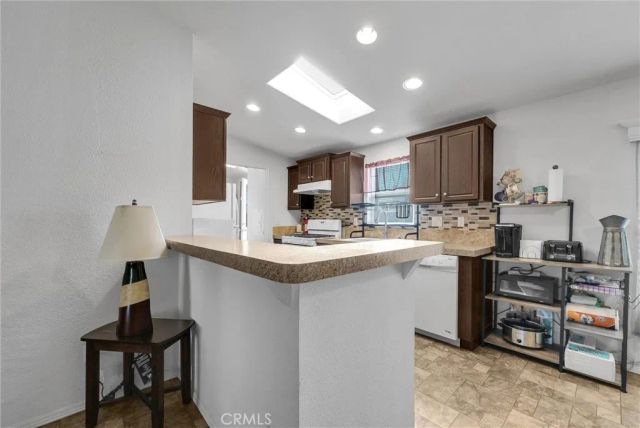 1081 W Arrow Hwy 86, Azusa, CA 91702