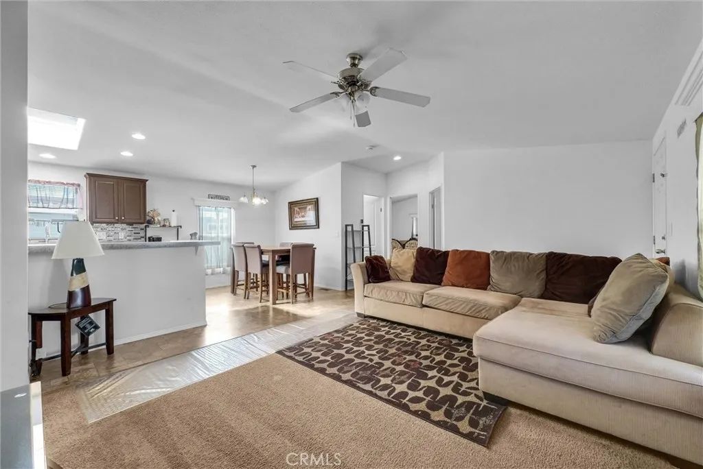 1081 W Arrow Hwy 86, Azusa, CA 91702