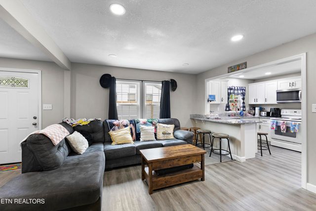 214 Byerley Ave, Maryville, TN 37804