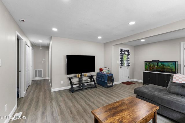 214 Byerley Ave, Maryville, TN 37804