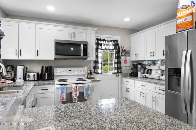 214 Byerley Ave, Maryville, TN 37804