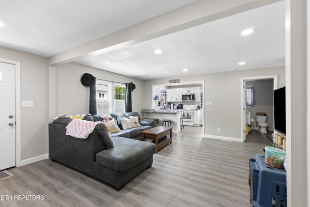 214 Byerley Ave, Maryville, TN 37804