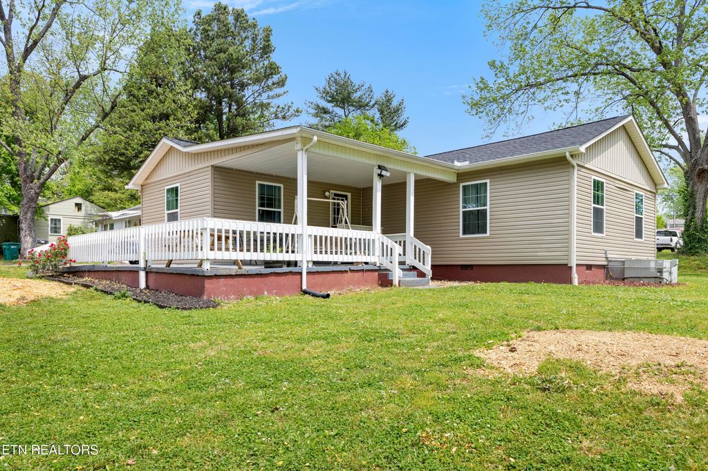 214 Byerley Ave, Maryville, TN 37804
