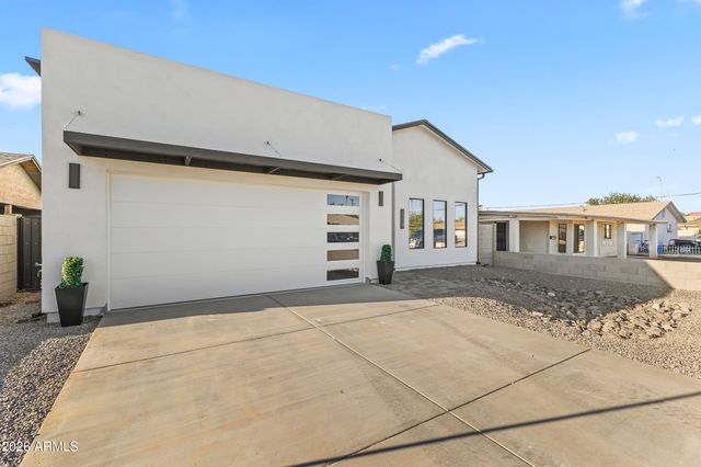 2009 E Don Carlos Avenue, Tempe, AZ 85281