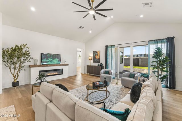 2009 E Don Carlos Avenue, Tempe, AZ 85281