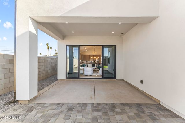 2009 E Don Carlos Avenue, Tempe, AZ 85281