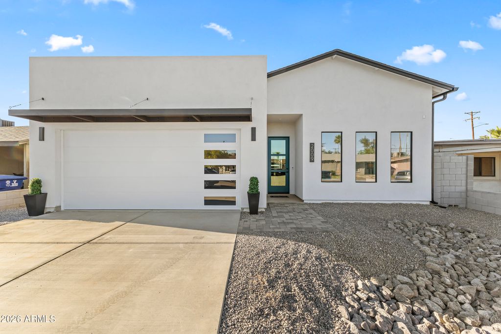 2009 E Don Carlos Avenue, Tempe, AZ 85281