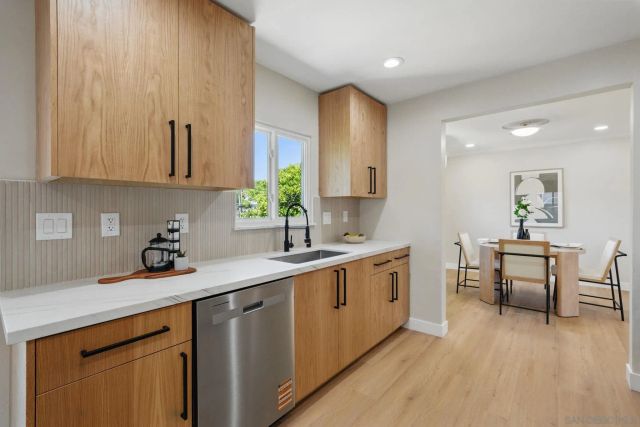 5460 Gilbert Dr, San Diego, CA 92115