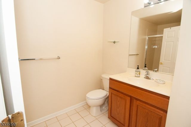 12 Farrington Plz, Franklin Twp., NJ 08873