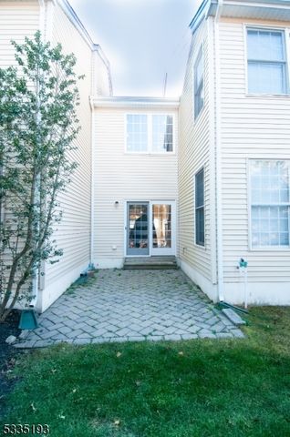 12 Farrington Plz, Franklin Twp., NJ 08873