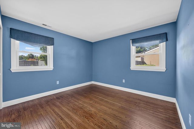 419 HICKORY LN, Mount Laurel, NJ 08054