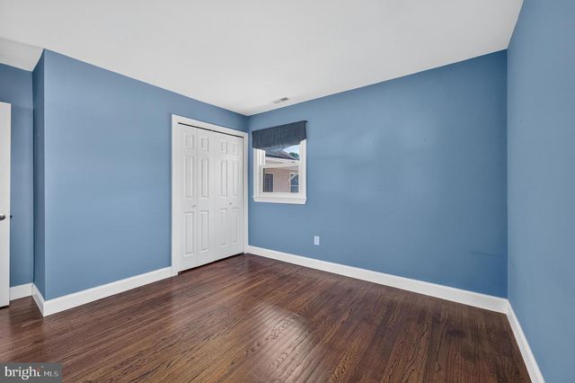 419 HICKORY LN, Mount Laurel, NJ 08054