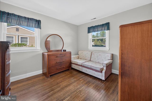 419 HICKORY LN, Mount Laurel, NJ 08054