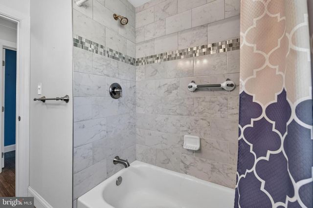 419 HICKORY LN, Mount Laurel, NJ 08054