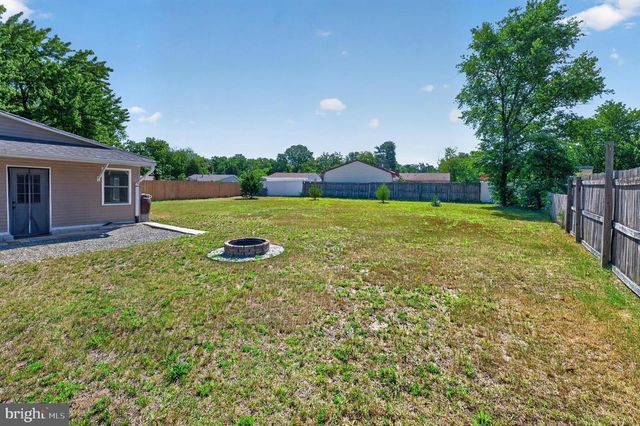 419 HICKORY LN, Mount Laurel, NJ 08054