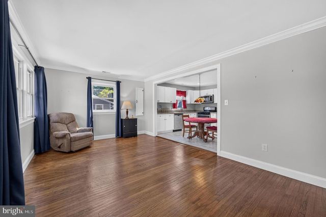 419 HICKORY LN, Mount Laurel, NJ 08054