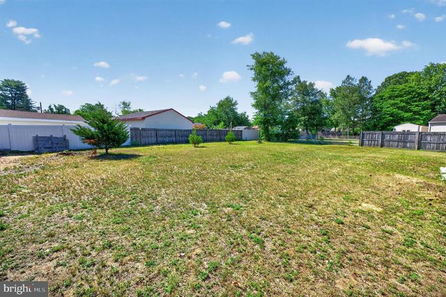 419 HICKORY LN, Mount Laurel, NJ 08054