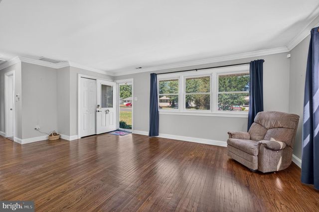 419 HICKORY LN, Mount Laurel, NJ 08054
