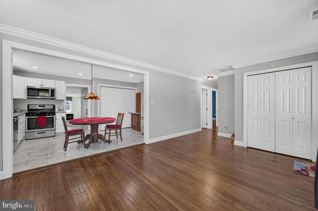 419 HICKORY LN, Mount Laurel, NJ 08054