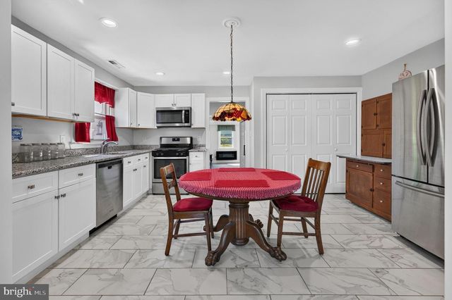 419 HICKORY LN, Mount Laurel, NJ 08054