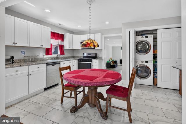 419 HICKORY LN, Mount Laurel, NJ 08054