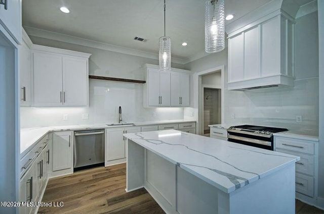 129 Herons Bay Circle, Madison, MS 39110