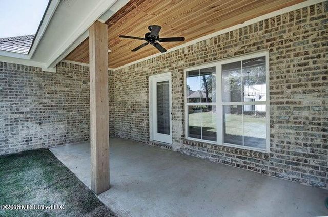 129 Herons Bay Circle, Madison, MS 39110