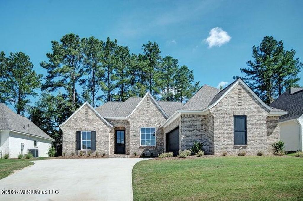 129 Herons Bay Circle, Madison, MS 39110