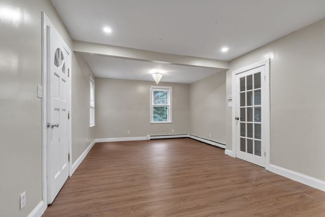 2 Clarendon St, Taunton, MA 02780