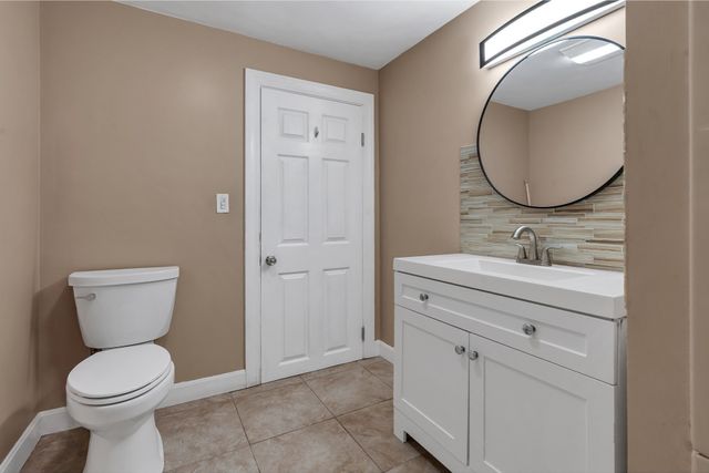 2 Clarendon St, Taunton, MA 02780